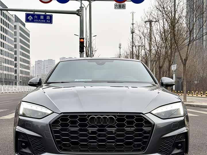 Фото 2 - Audi A5