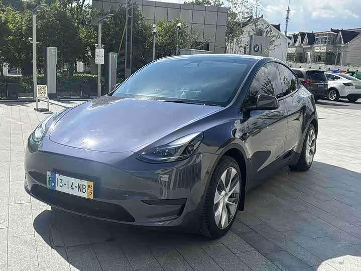 Фото 1 - Tesla Model Y