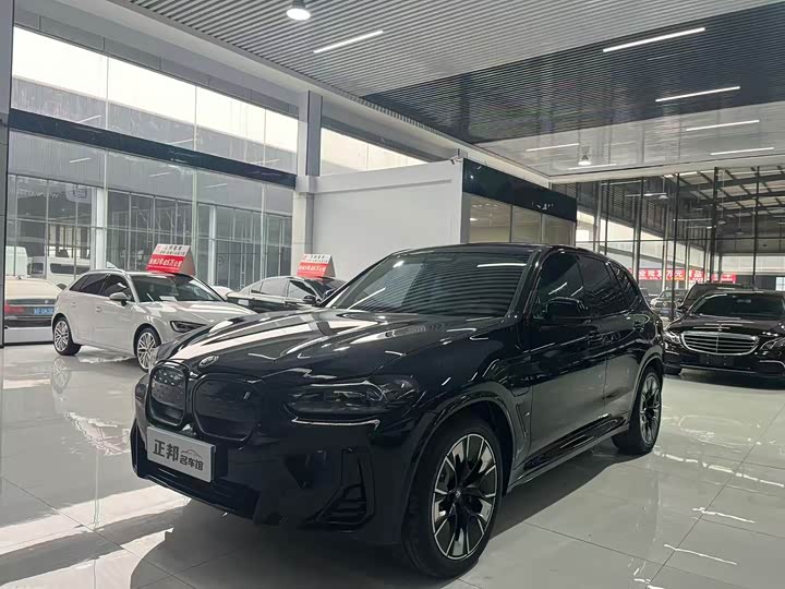 Фото 1 - BMW iX3