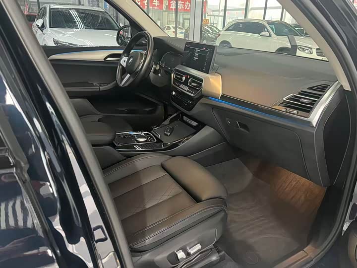 Фото 7 - BMW iX3