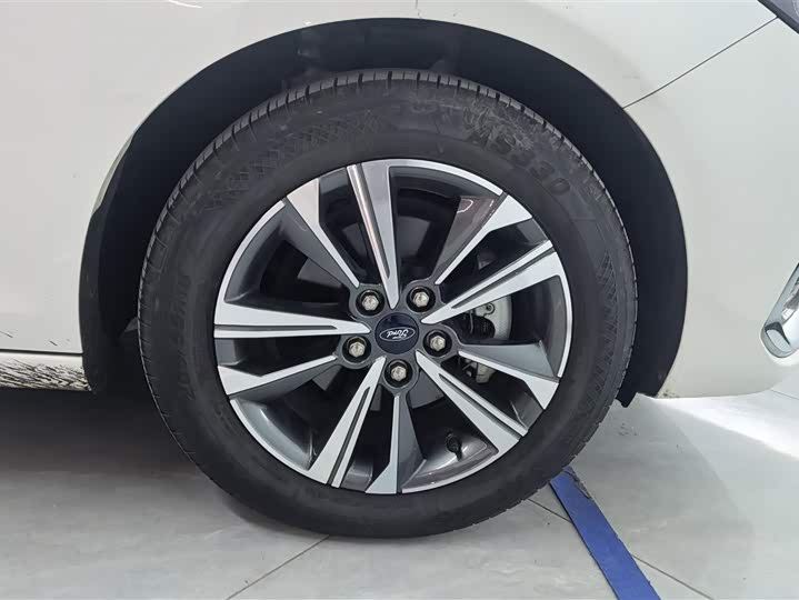 Фото 6 - Ford Escort