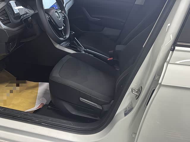 Фото 9 - Volkswagen Polo