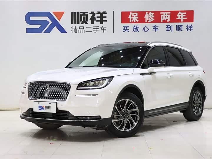 Фото 1 - Lincoln Corsair