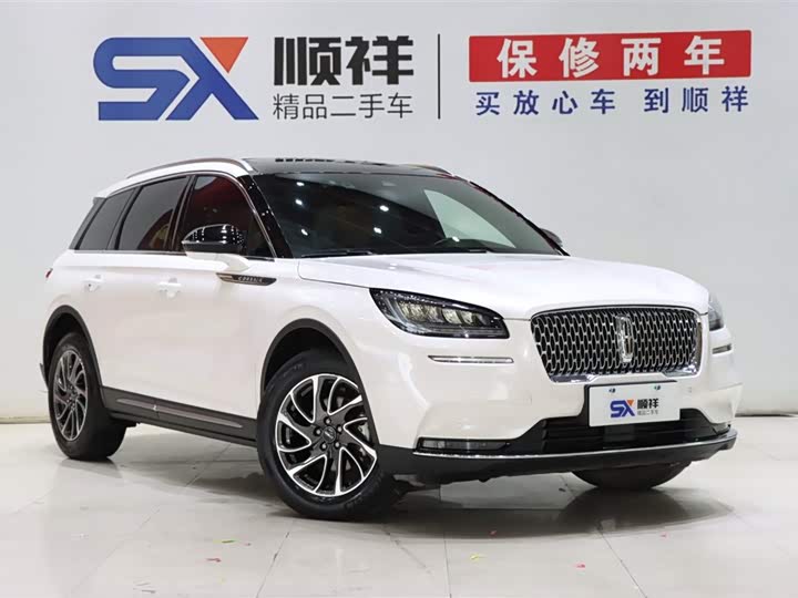 Фото 3 - Lincoln Corsair