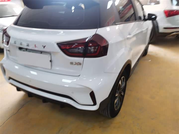 Фото 7 - Geely Geometry EX3