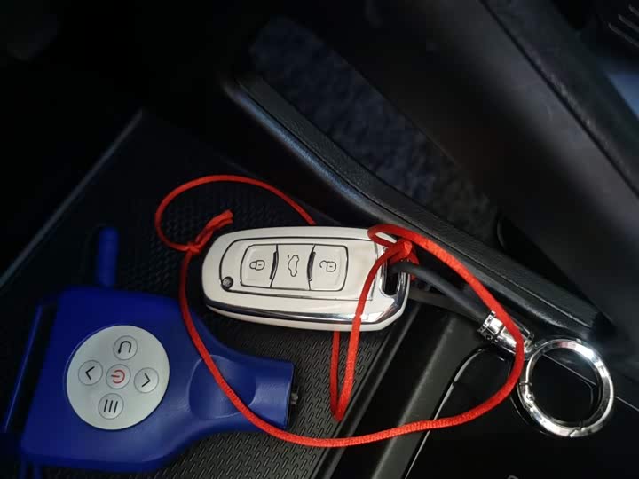 Фото 9 - Geely Geometry EX3