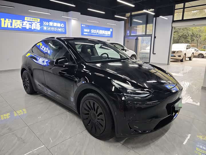 Фото 2 - Tesla Model Y