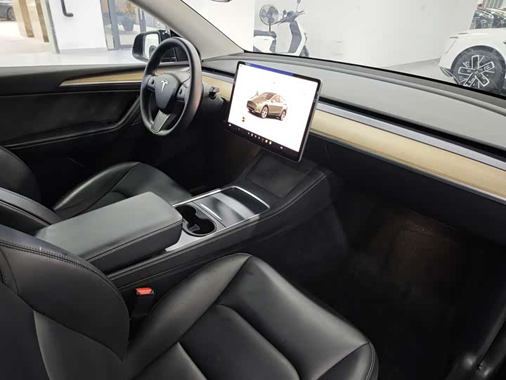 Фото 6 - Tesla Model Y