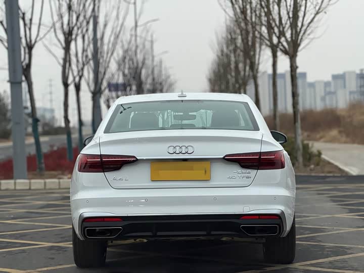 Фото 5 - Audi A4L