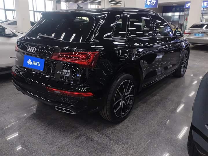 Фото 3 - Audi Q5L