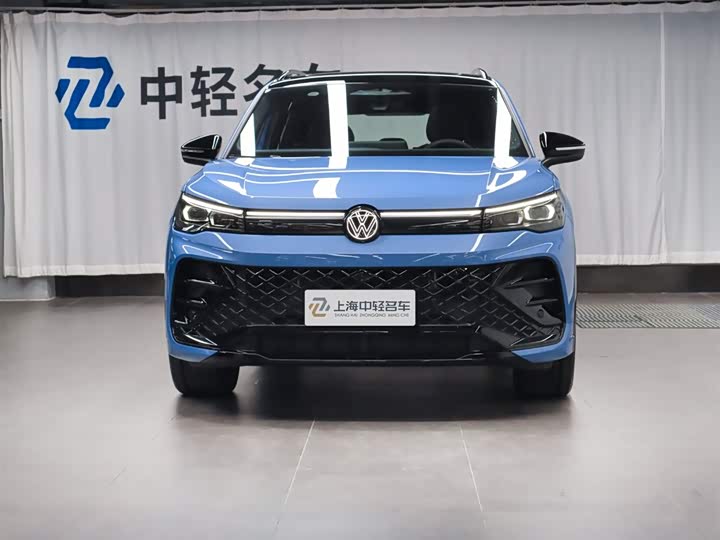 Фото 2 - Volkswagen Tiguan L Pro