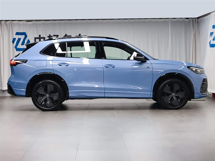 Фото 3 - Volkswagen Tiguan L Pro