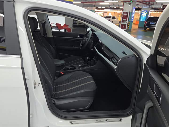 Фото 8 - Volkswagen Lavida