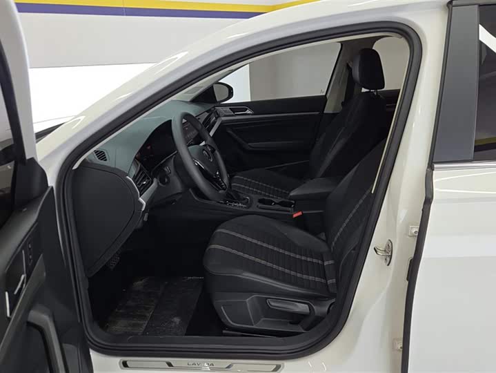 Фото 9 - Volkswagen Lavida