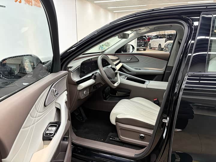 Фото 6 - Exeed RX C-DM Hybrid