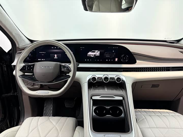 Фото 9 - Exeed RX C-DM Hybrid