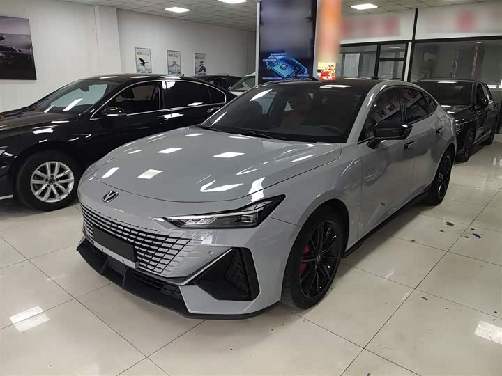 Фото 1 - Changan UNI-V