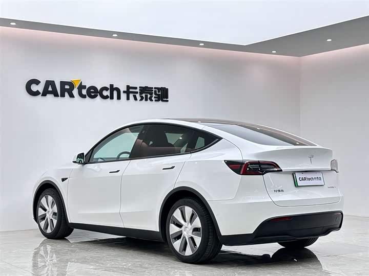 Фото 3 - Tesla Model Y