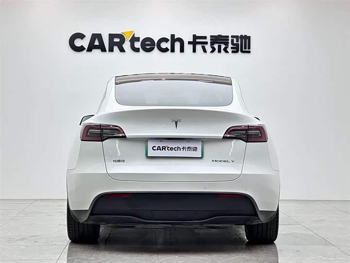 Фото 4 - Tesla Model Y