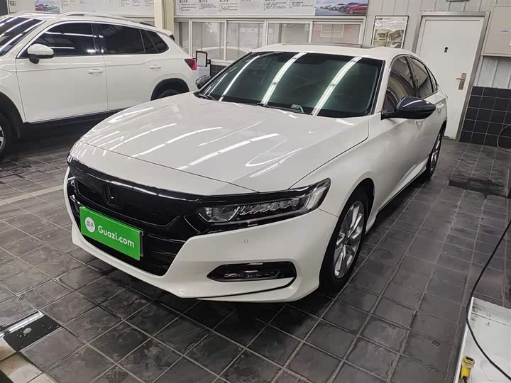 Фото 2 - Honda Accord