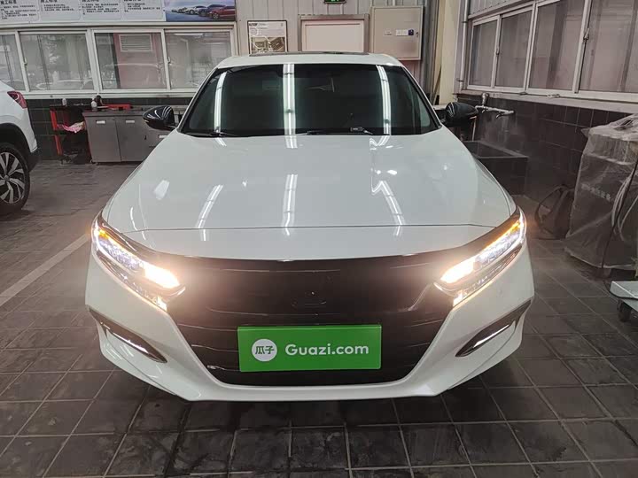 Фото 3 - Honda Accord