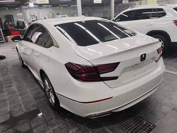 Фото 5 - Honda Accord