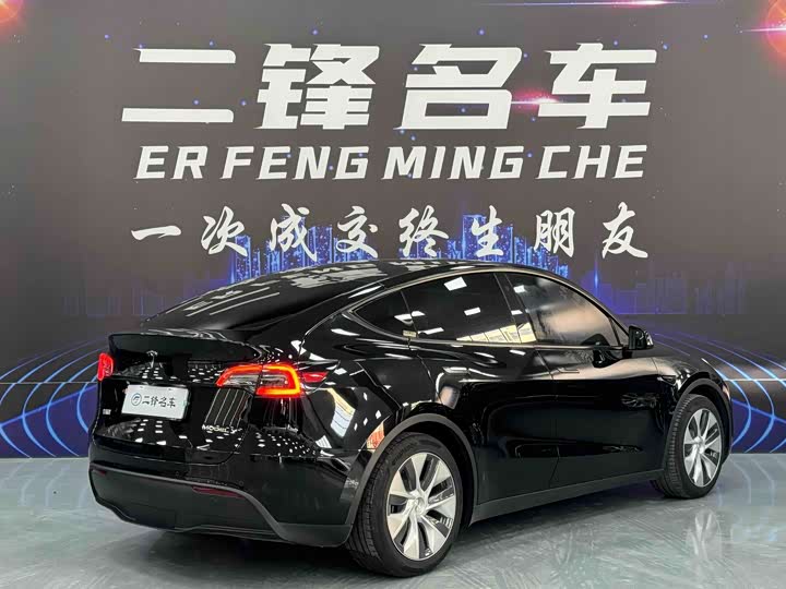 Фото 4 - Tesla Model Y