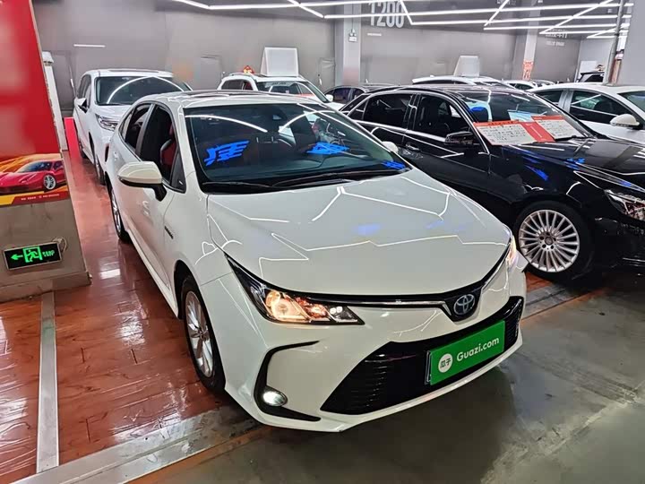 Фото 4 - Toyota Corolla