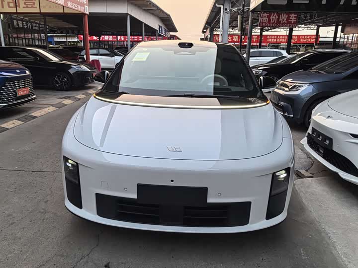 Фото 2 - LiXiang i6