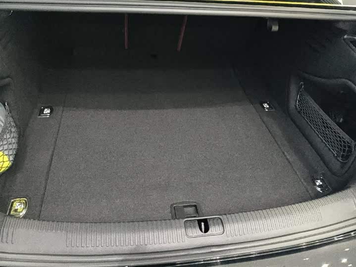 Фото 4 - Audi A4L