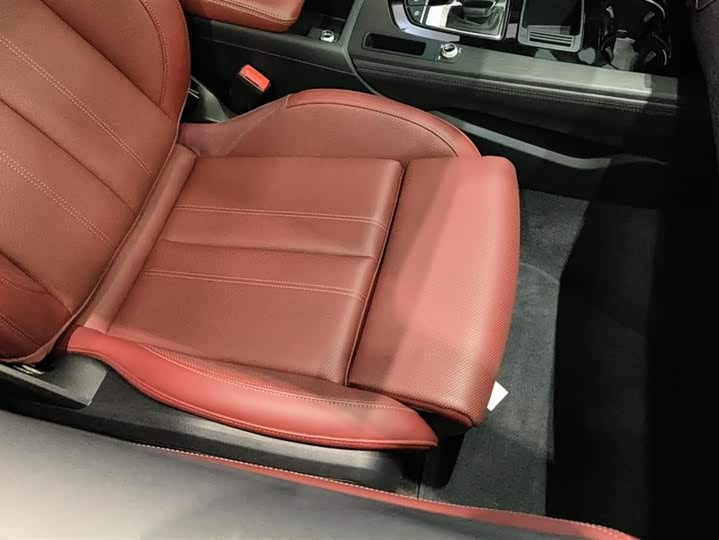 Фото 8 - Audi A4L