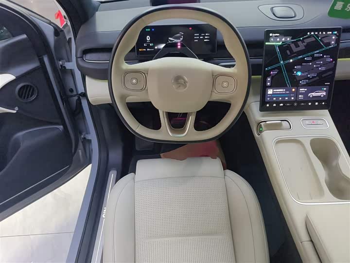 Фото 3 - Nio ES6