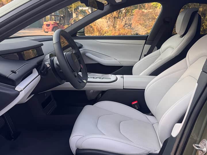 Фото 4 - Xiaomi SU7