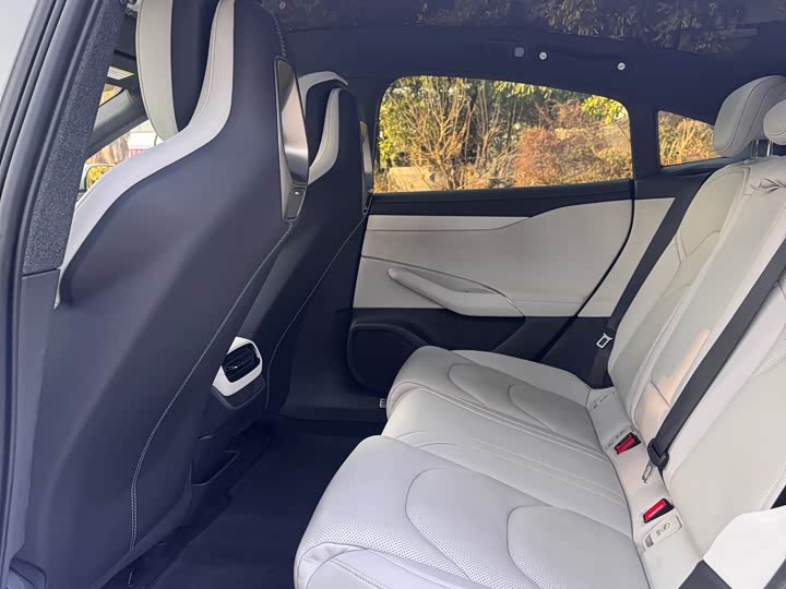 Фото 5 - Xiaomi SU7