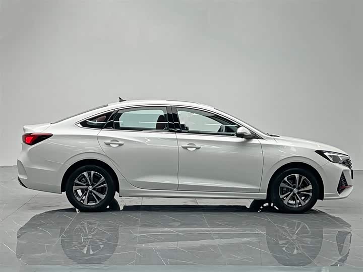 Фото 7 - Changan Eado Plus