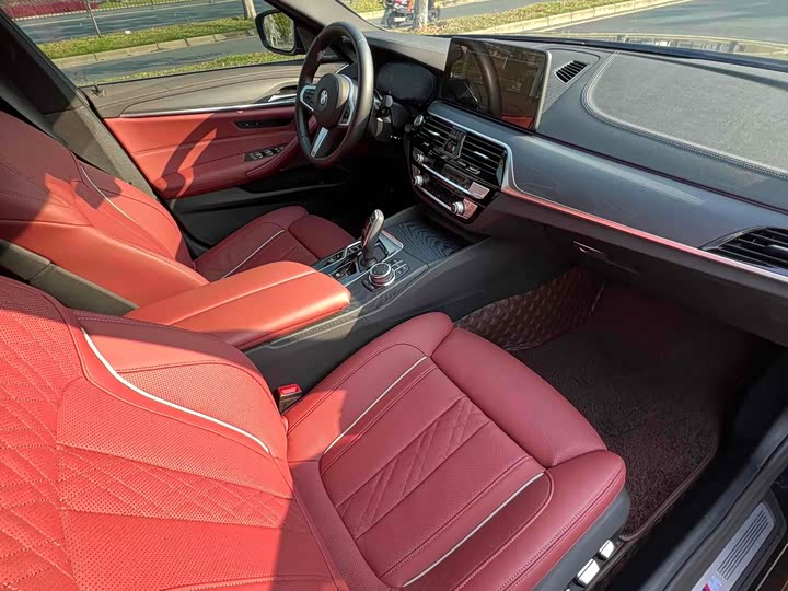 Фото 8 - BMW 5 Series