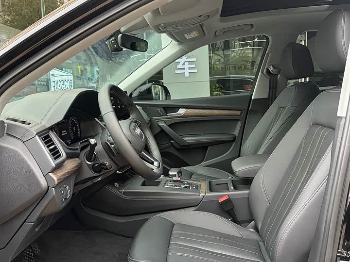 Фото 4 - Audi Q5L