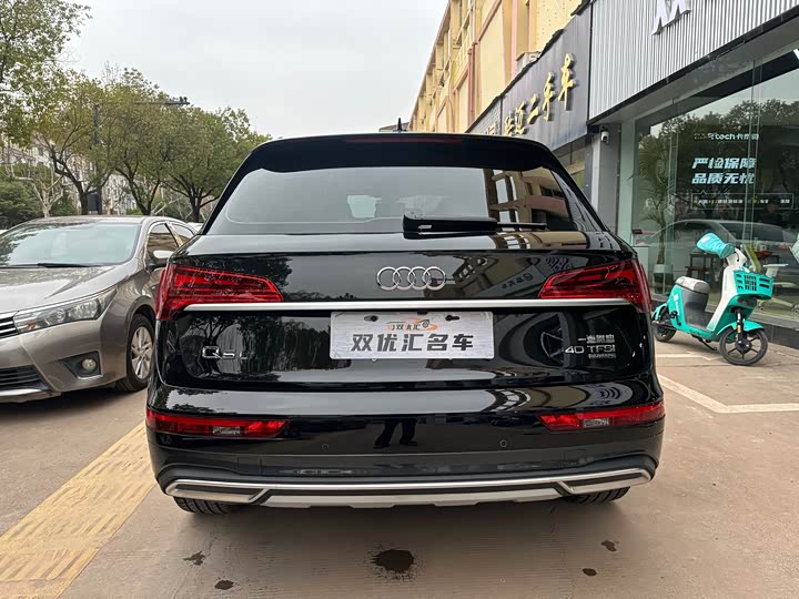 Фото 8 - Audi Q5L