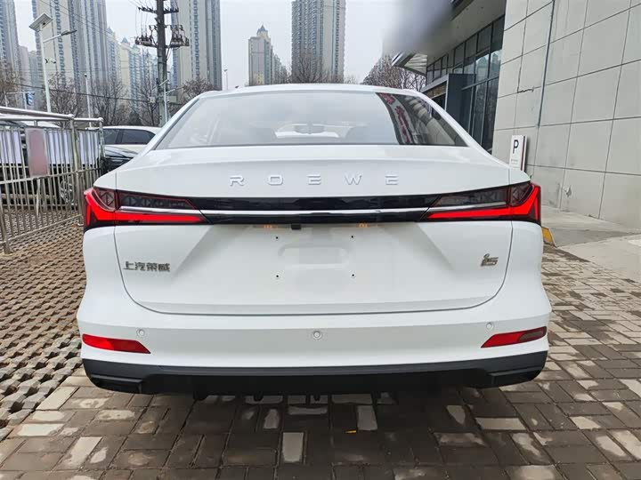 Фото 6 - Roewe i5
