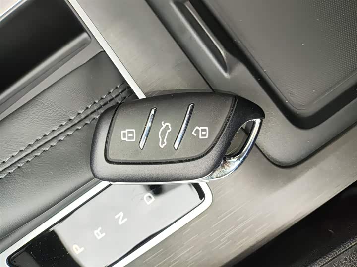 Фото 9 - Roewe i5