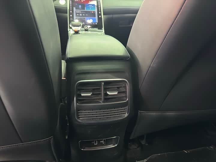 Фото 7 - Roewe RX5