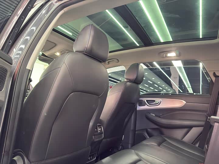 Фото 8 - Roewe RX5