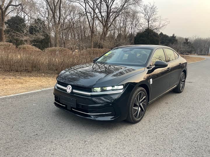 Фото 1 - Volkswagen Magotan