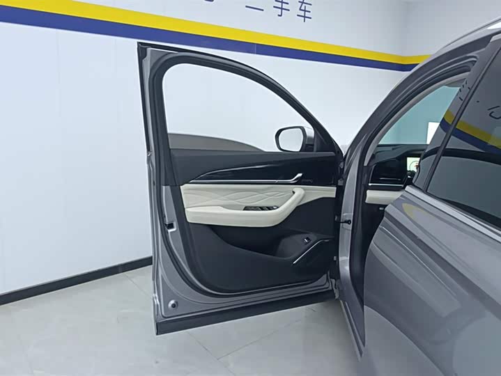 Фото 7 - Geely Monjaro