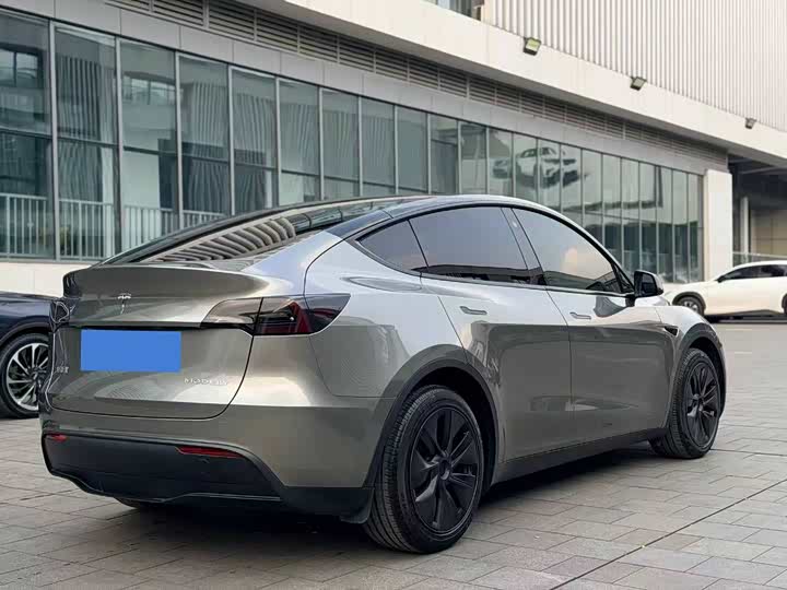 Фото 9 - Tesla Model Y