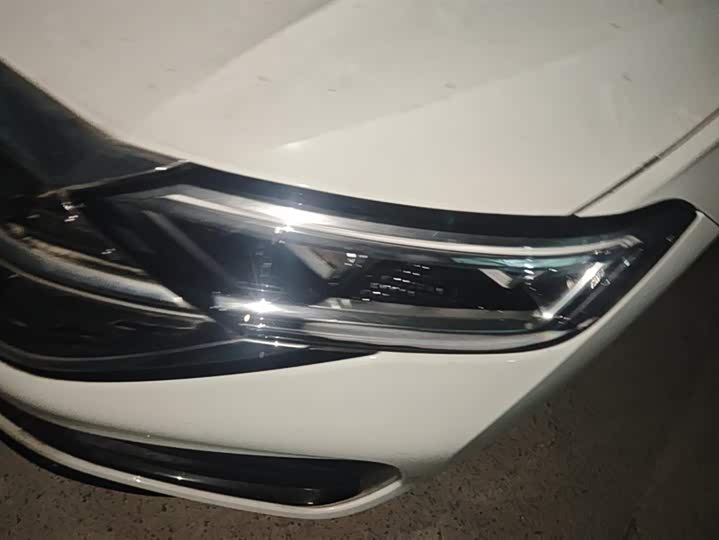 Фото 5 - Volkswagen Sagitar L