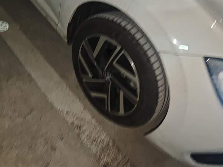 Фото 6 - Volkswagen Sagitar L