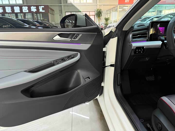 Фото 9 - Volkswagen Lamando L