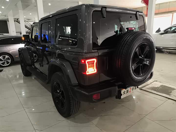 Фото 5 - Jeep Wrangler