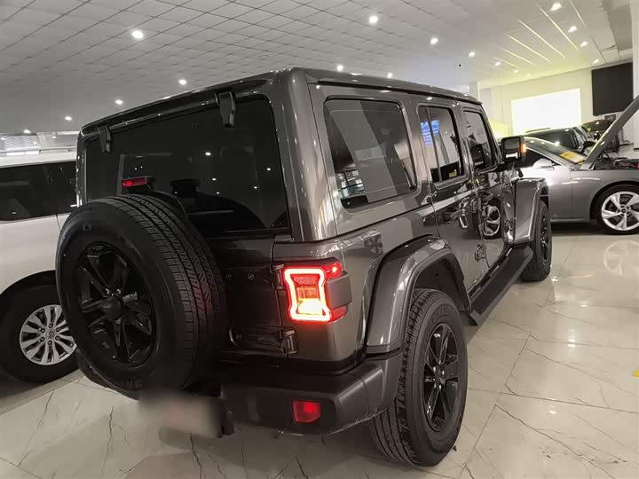 Фото 7 - Jeep Wrangler